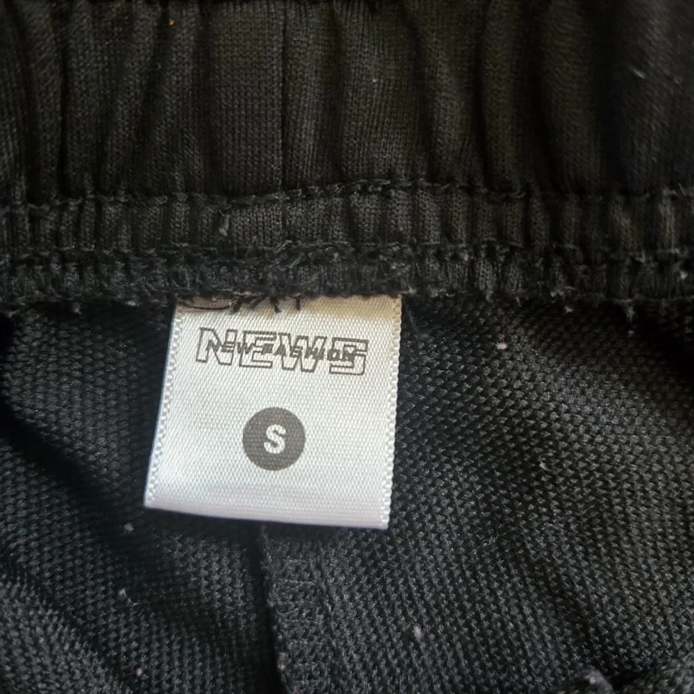 News Shorts Mens Small Black Graphic Drawstring Athletic Streetwear W29